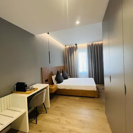 La 4* 밀라노