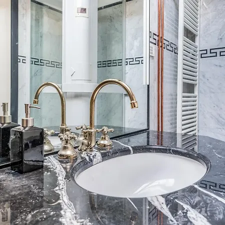 Duomo3'-skylight-idropool-private-cinema-freepark Appartement Milaan