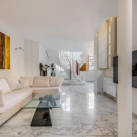 Appartement Duomo3'-skylight-idropool-private-cinema-freepark *