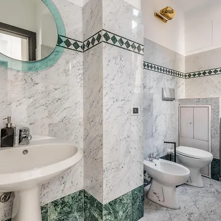 Duomo3'-skylight-idropool-private-cinema-freepark Appartement Milaan