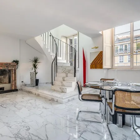 Appartement Duomo3'-skylight-idropool-private-cinema-freepark *