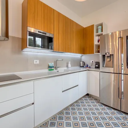 I-host Luxury - Veniero *