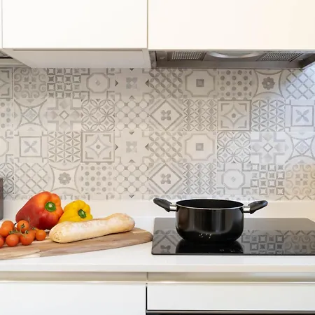 Corner 15 - 5 Min Dalla Stazione アパート ミラノ