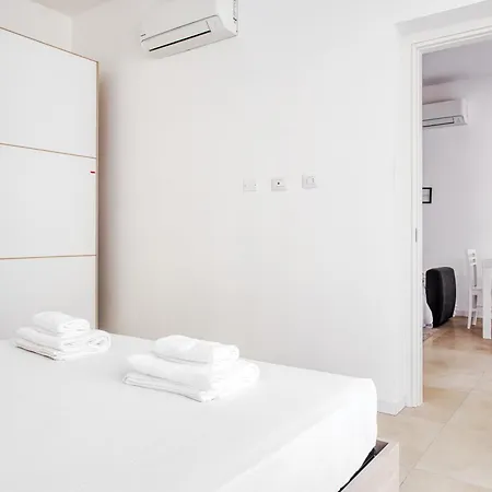 Just Urban Stays - Bilocale Moderno Navigli - Metro M2 Милан