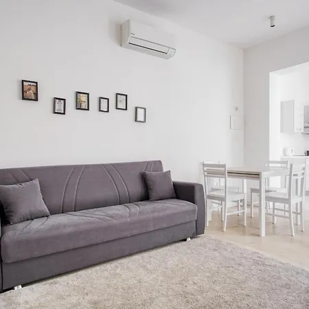 Just Urban Stays - Bilocale Moderno Navigli - Metro M2 * Милан