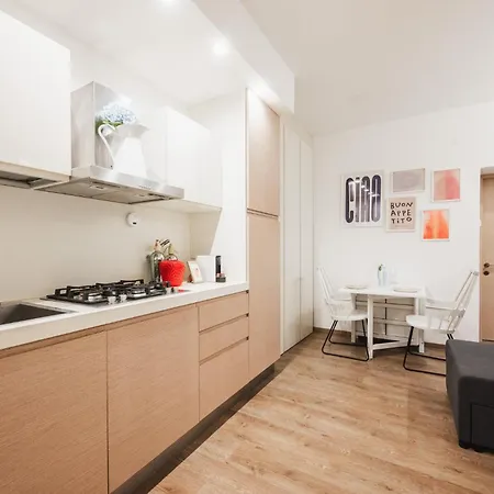 The Boutique - In The Heart Of Via Paolo Sarpi * Mediolan