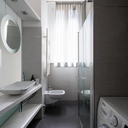 Urban House - Loft Navigli Restyled! * ميلان