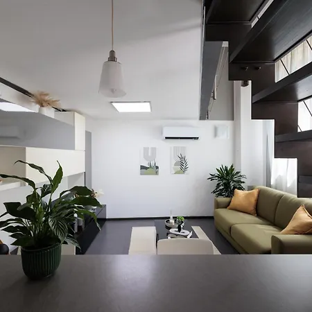 شقة Urban House - Loft Navigli Restyled! ميلان
