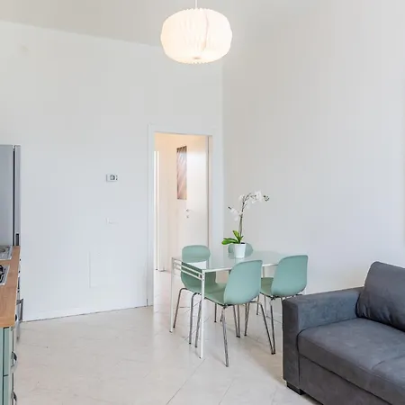 公寓 Certosa - Bright & Modern - 2 Steps From Train Station By Innstay 米兰