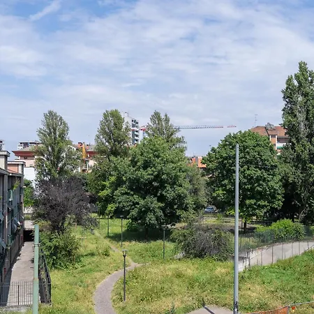 公寓 Certosa - Bright & Modern - 2 Steps From Train Station By Innstay 米兰