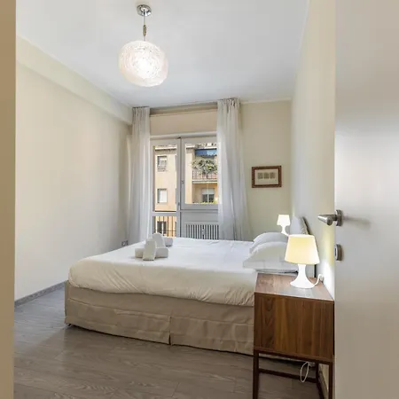 Tortona-metro Tolstoj 5min - Spacious 6 Guests - Wifi Daire *