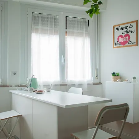 Apartament Design Moderno:monolocale Spazioso Vicino Metro M2