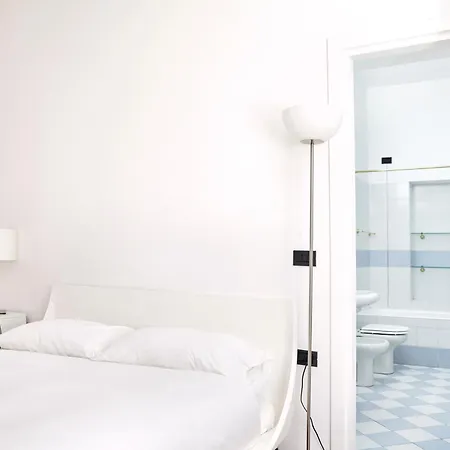 Апартаменты Superhouse Piazza Duomo Area Милан