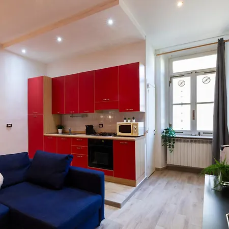 Colorful Porta Romana Apartment *