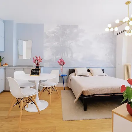 Casa Angelo Design Flat - Milan, Porta Venezia, 3 Metro Stops Duomo Milano