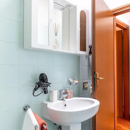 Διαμέρισμα Trilocale Con Con Bagno Privato A 200m Dalla Metro *