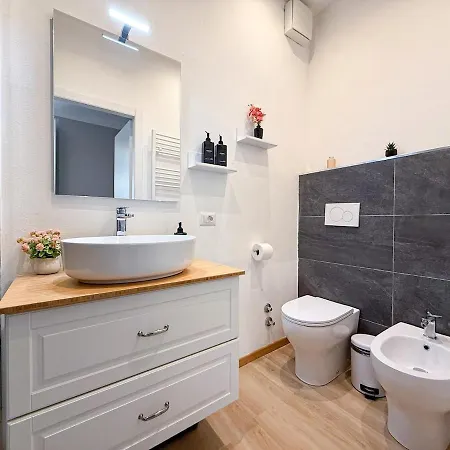 Luxury Penthouse - 5 Min To Duomo 2 Lägenhet