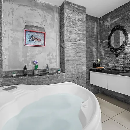 Διαμέρισμα Luxury House Jacuzzi - *