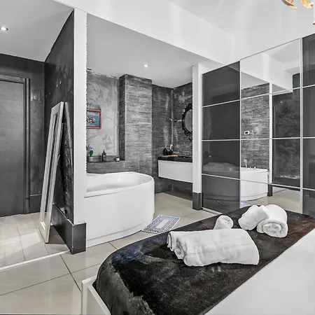 Luxury House Jacuzzi - Μιλάνο