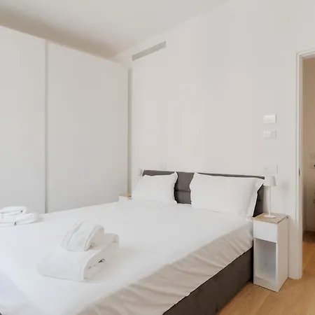 Guesthost - Cozy X4 In Navigli District * Milano