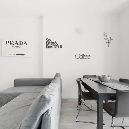 Guesthost - Bonola M1 Balcony Daire Milano