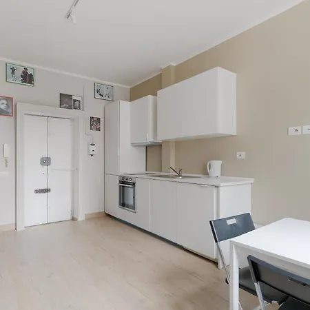 Guest Host - Parco Trotter *