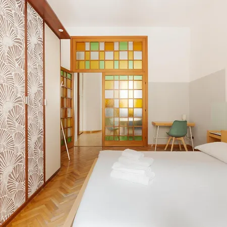 Apartment Guesthost - Cosy Lodi M3 Subway Yellow Line *