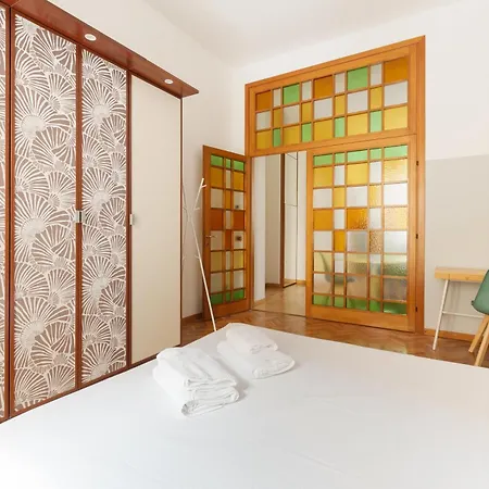 Guesthost - Cosy Lodi M3 Subway Yellow Line Apartment