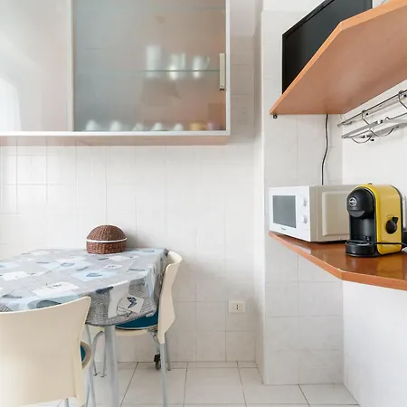 Guesthost - Piazza Abbiategrasso Chiesa Rossa Milan