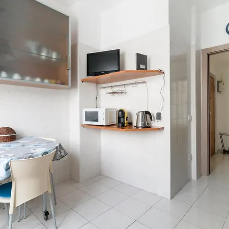 Apartment Guesthost - Piazza Abbiategrasso Chiesa Rossa *