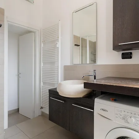 Guest Host Milano- Brenta M3 Balcony Appartement