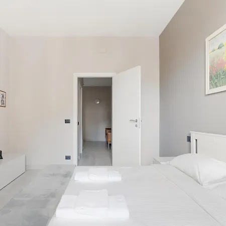 Guest Host - Parco Trotter Cosy *