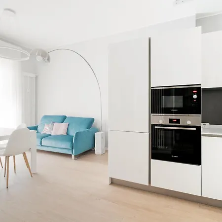 Guesthost - Cozy & Bright Apartment *