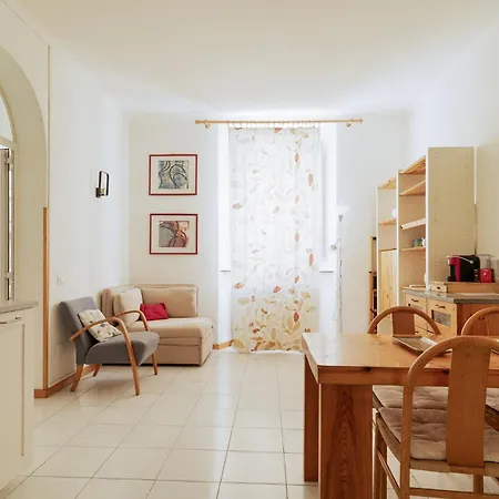 Guesthost - M2 Agostino Romantic Apartment *