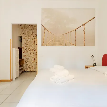 Guesthost - M2 Agostino Romantic Milan