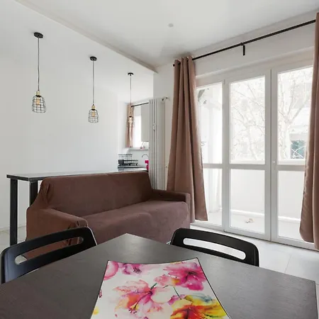 Apartament Guesthost - M4 Argonne Design With Balconies *