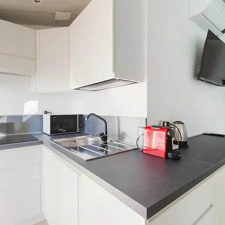 Guesthost - Milano- Corso Lodi With Ac & Wifi *