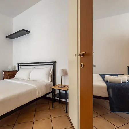 Guesthost - Naviglio Pavese Comfortable With Balcony! Apartment Mailand