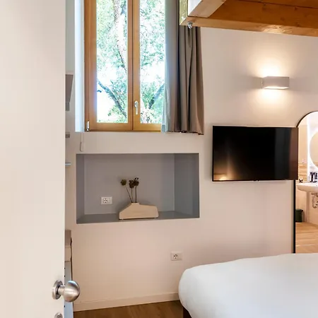 Relstay - Amendola 4*