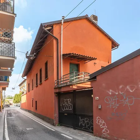 Ampia Casa Su Due Piani, A Pochi Minuti Dai Navigli E Metro * Milaan
