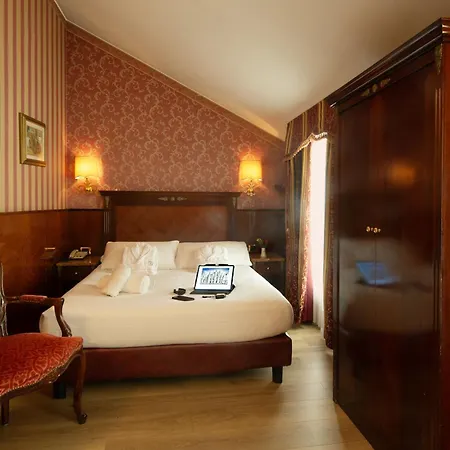 Otel Vittoria 4*