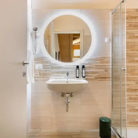 Relstay - Amendola 4*