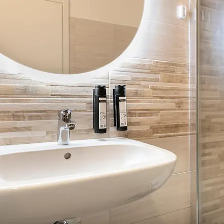 Aparthotel Relstay - Amendola 4*