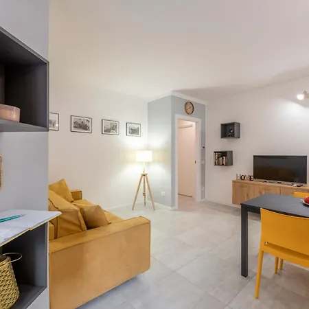 La Casa Sul Naviglio Di Debora Milão