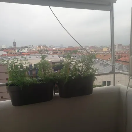 With Free Parking Garage - Con Parcheggio Incluso Nuovo Con 2 Da Letto E Due Bagni - New With 2 Bdrooms 2 Bathrooms- Jellow Subway Metro Gialla Porta Romana 3 Stops To Duomo *