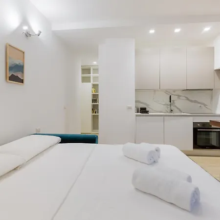 Inama - Eleganza Minimal Tra Studi E Politecnico