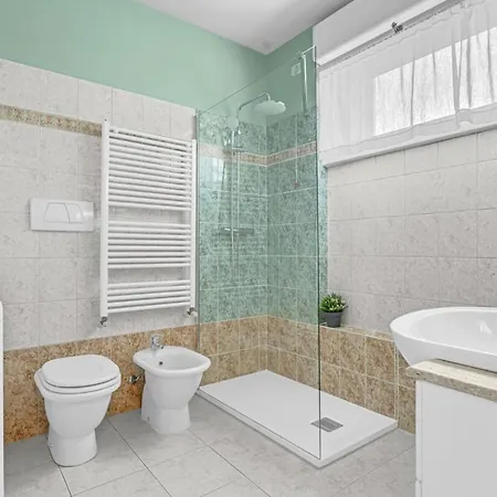 Daire Pe19 - Bright & Modern With Park View - Milano