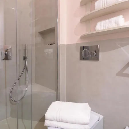 Apartment Charming Two Bedroom - Navigli