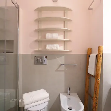 Charming Two Bedroom - Navigli Apartment *