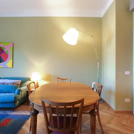 Charming Two Bedroom - Navigli Apartment